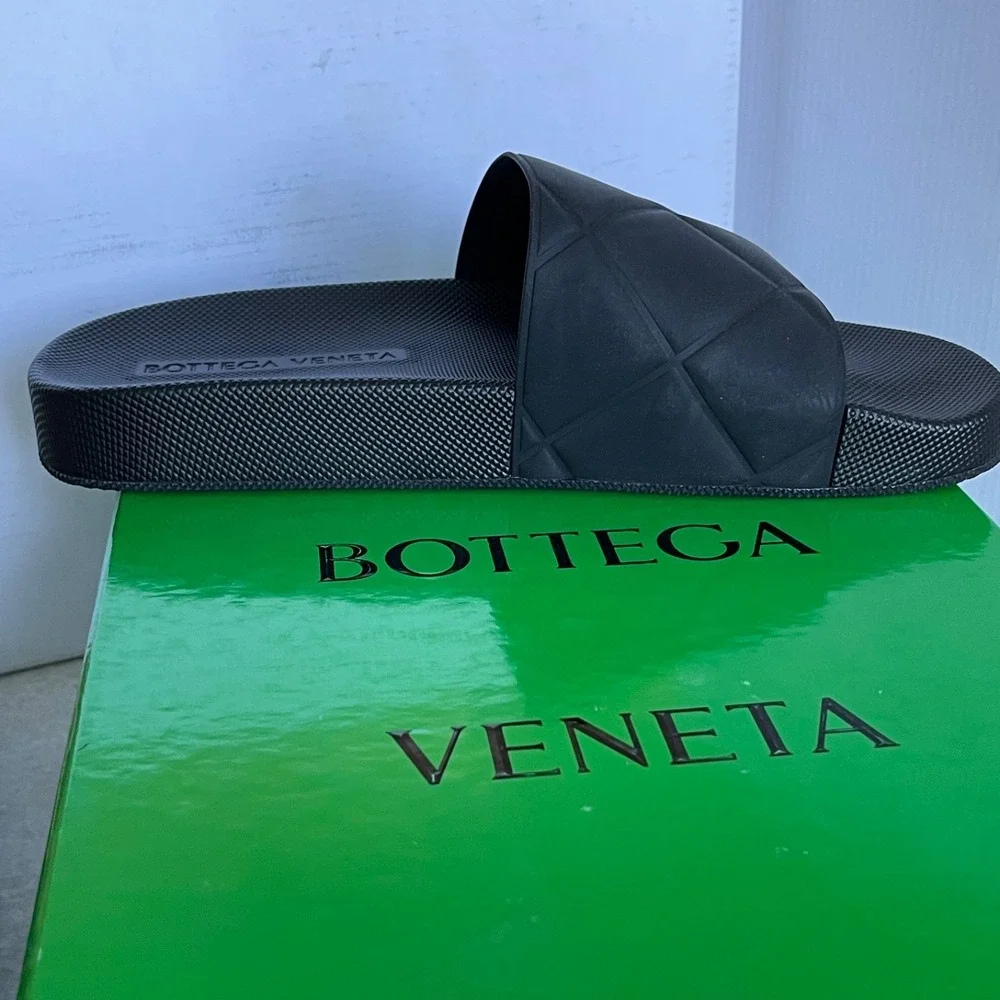 Bottega Veneta 640051‎ Women's Matt Rubber Black Slides Sandals, sz 40